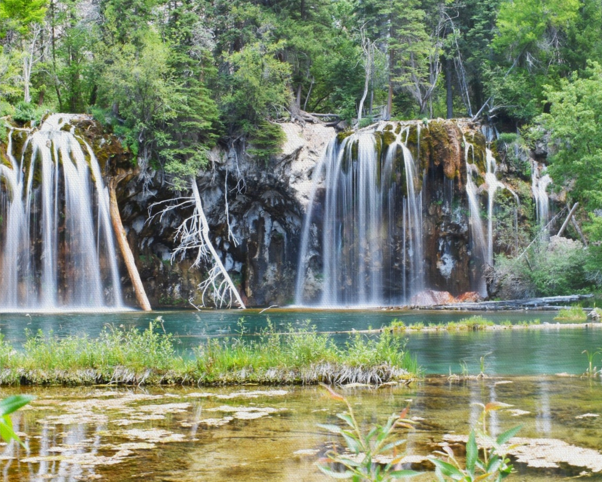 Turquoise Serenity: Hanging Lake's Emerald Oasis